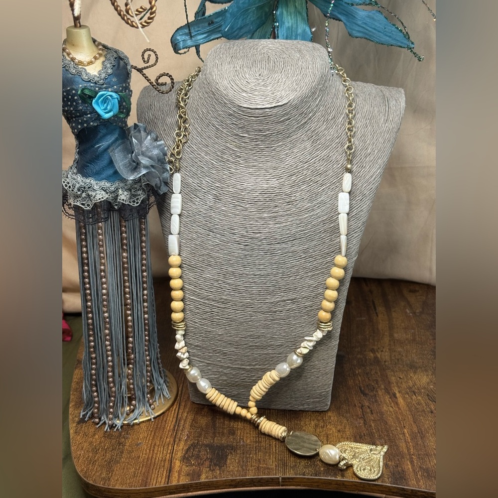 Chico’s Elegant Gold and Cream Beaded Necklace